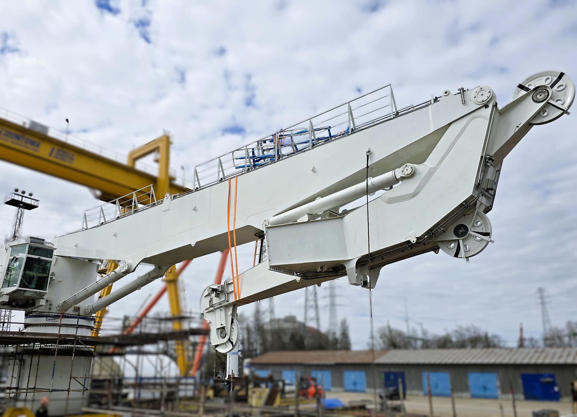 AHC knuckle boom crane 70t